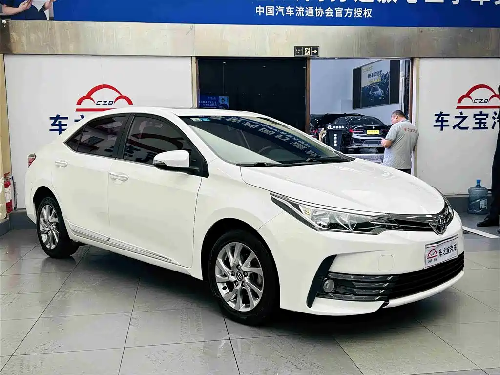 Toyota Corolla 2017 Facelift 1.2T S-CVT GL-i Leather Edition фото 3