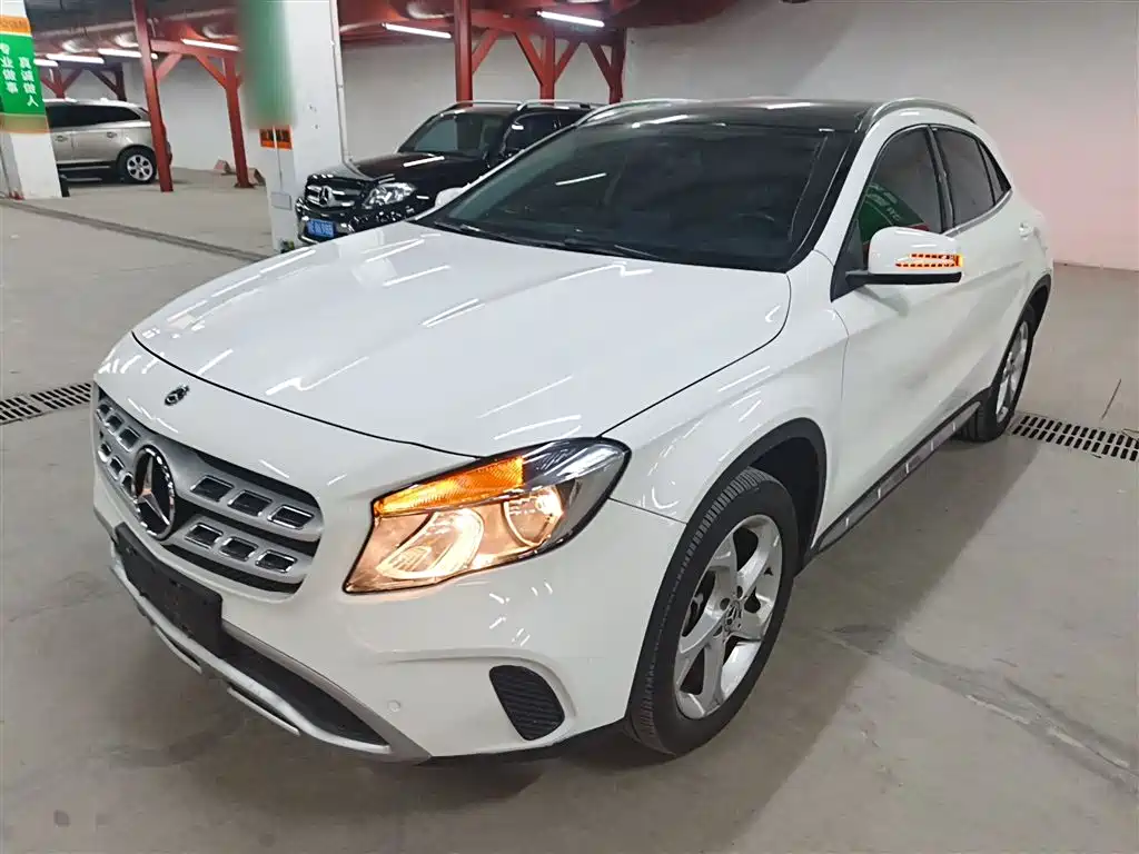 Mercedes-Benz GLA 2017 GLA 200 Dynamic фото 2