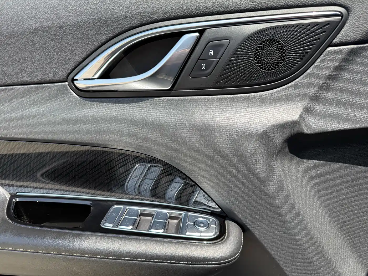 Hongqi HS3 PHEV 2024 PHEV 115km Power Edition фото 8