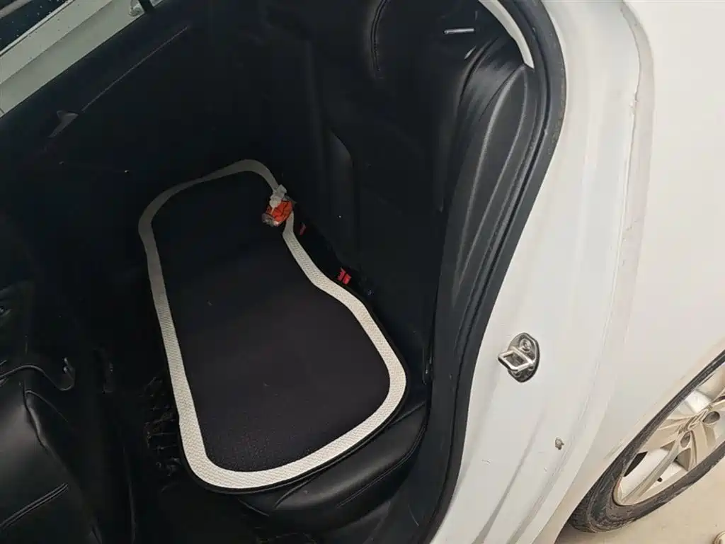 Volkswagen Golf 2016 230TSI Automatic Comfort фото 17