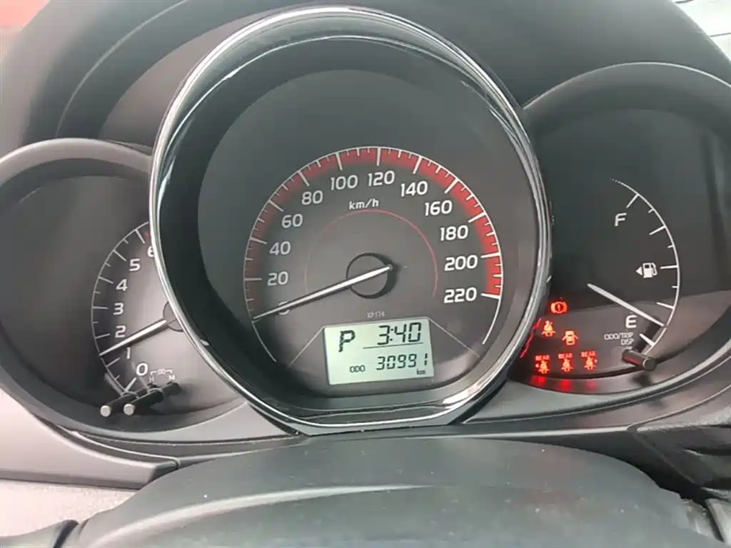 Toyota Vios FS 2021 1.5L CVT Fengchi Edition фото 12