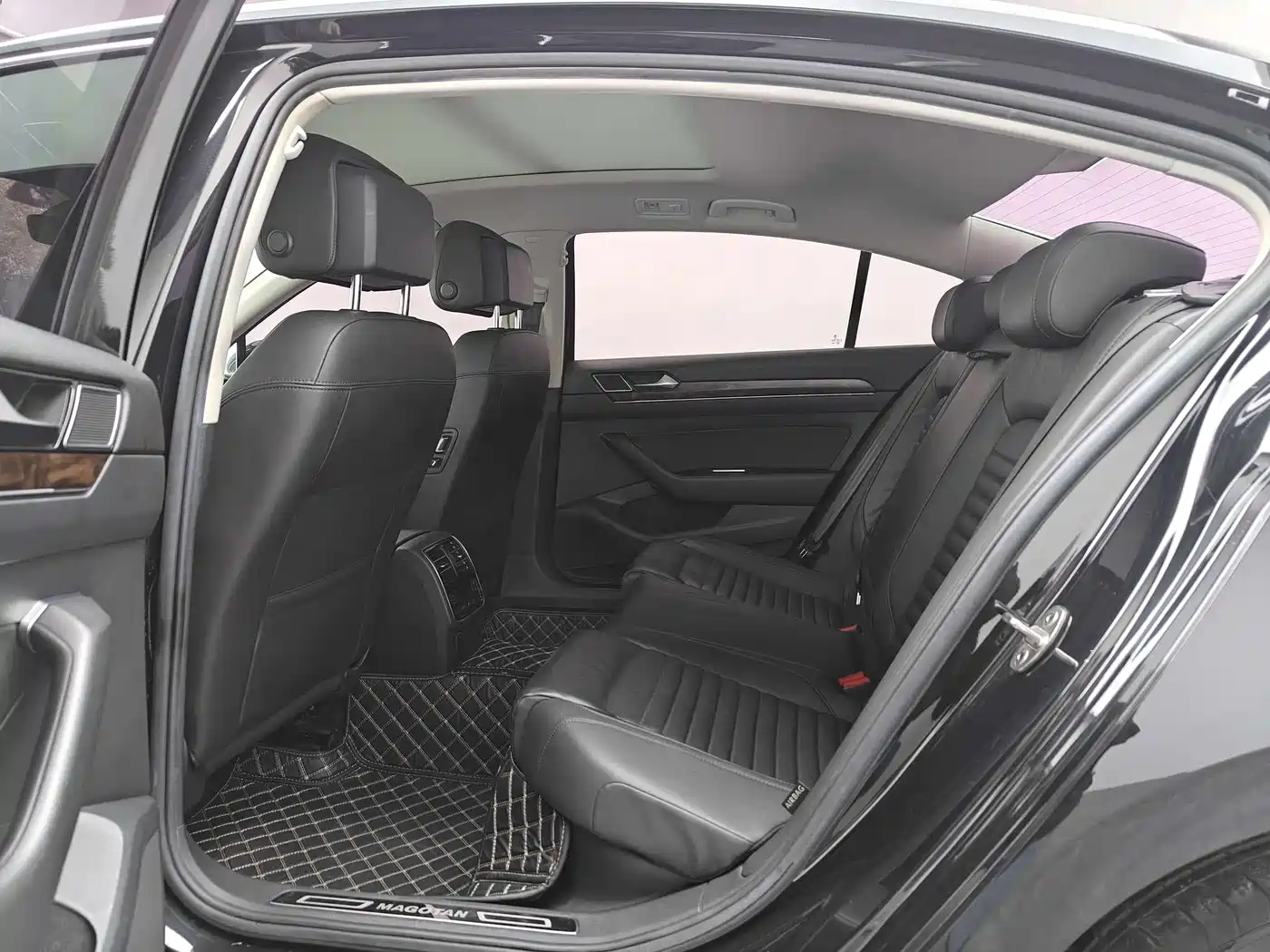 Volkswagen Magotan 2019 330TSI DSG Luxury Class China VI фото 11