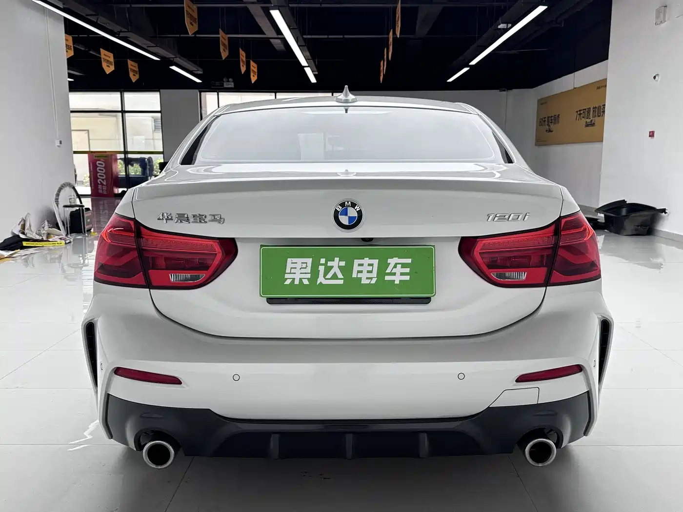 BMW 1 Series 2022 120i M Sport фото 4