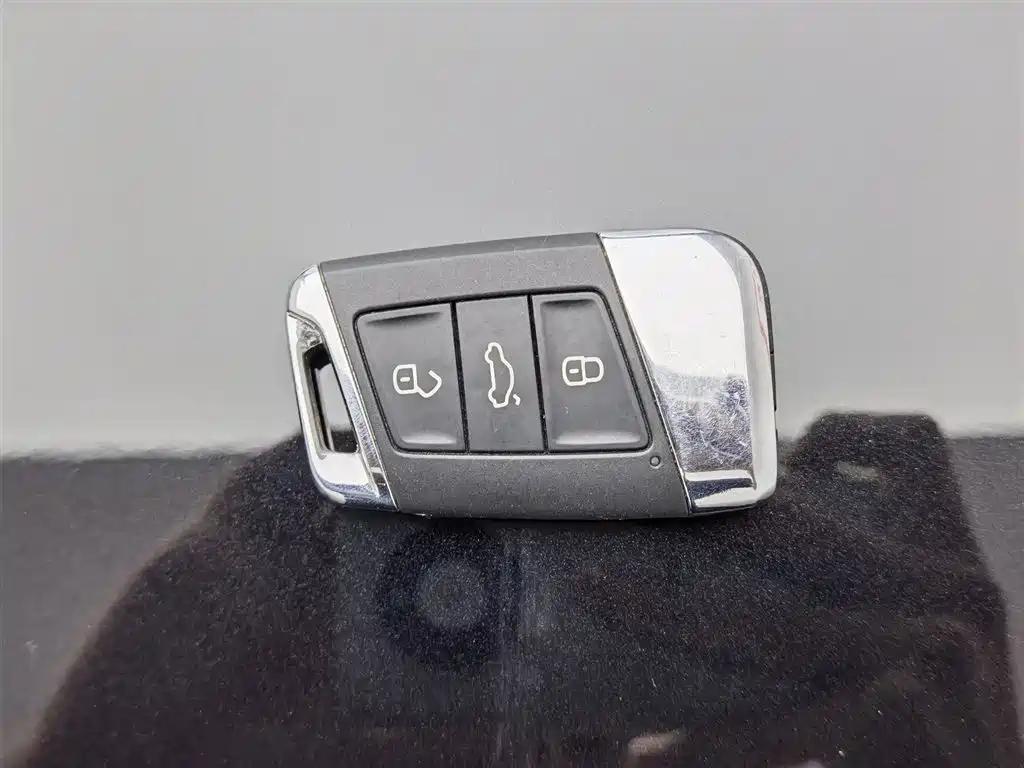 Volkswagen Magotan 2023 2 Million Units Commemorative Edition 280TSI DSG Comfort фото 19