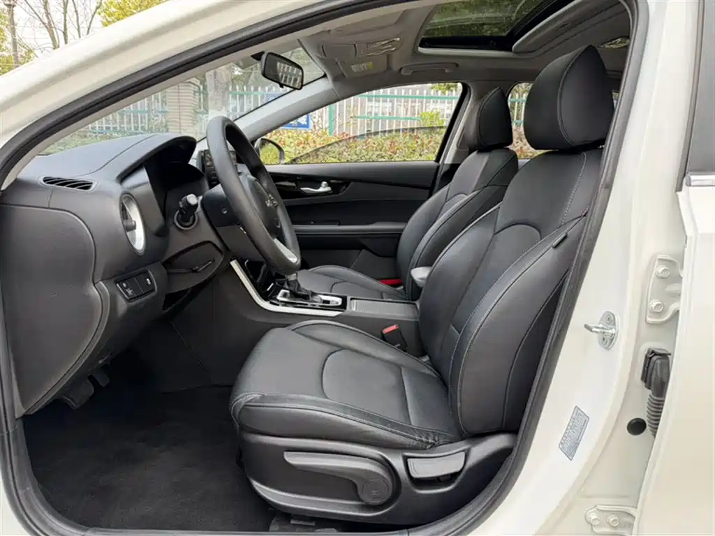 Kia K3 2021 Facelift 1.5L CVT Fashion Edition фото 20