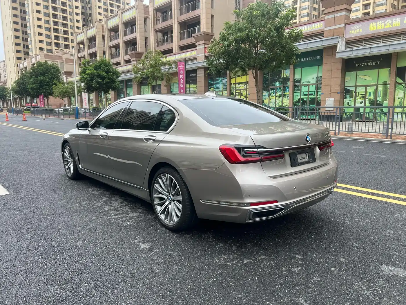 BMW 7 Series 2021 Model 740Li Leading Luxury Package фото 16