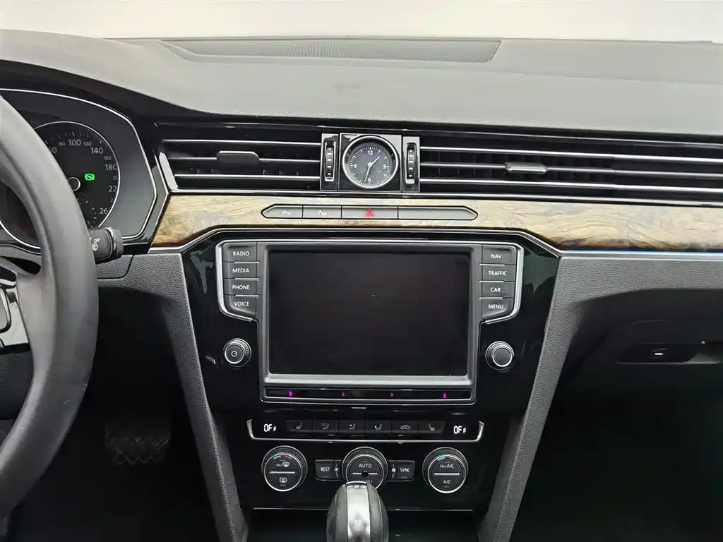 Volkswagen Magotan 2017 380TSI DSG Premium фото 12