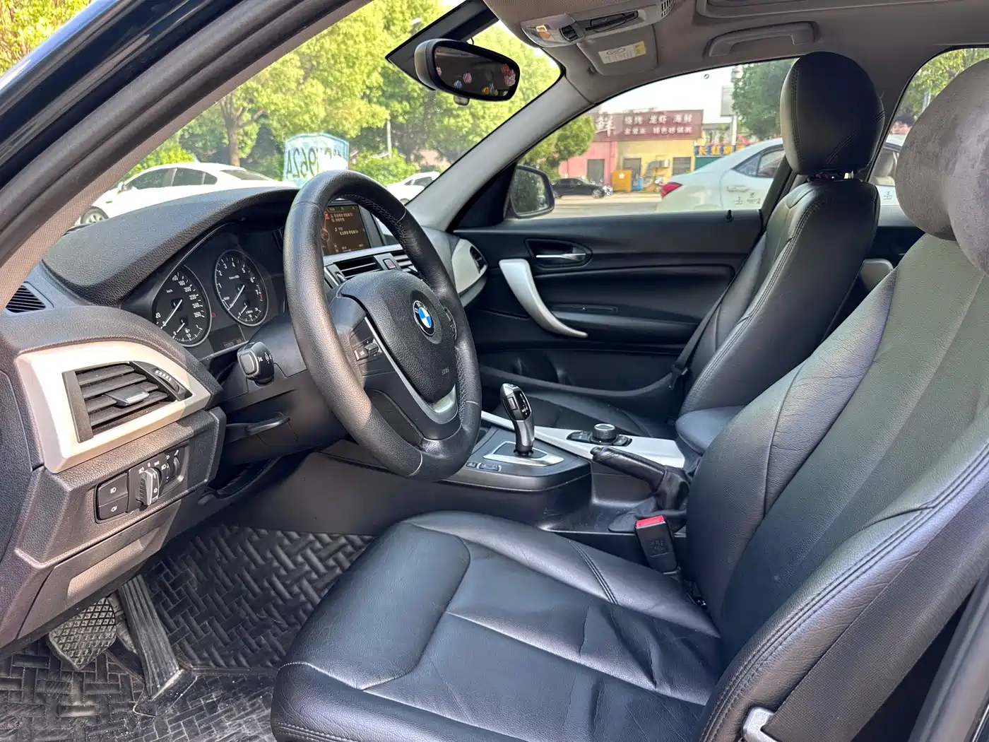 BMW 1 Series (Import) 2016 118i Leading фото 5