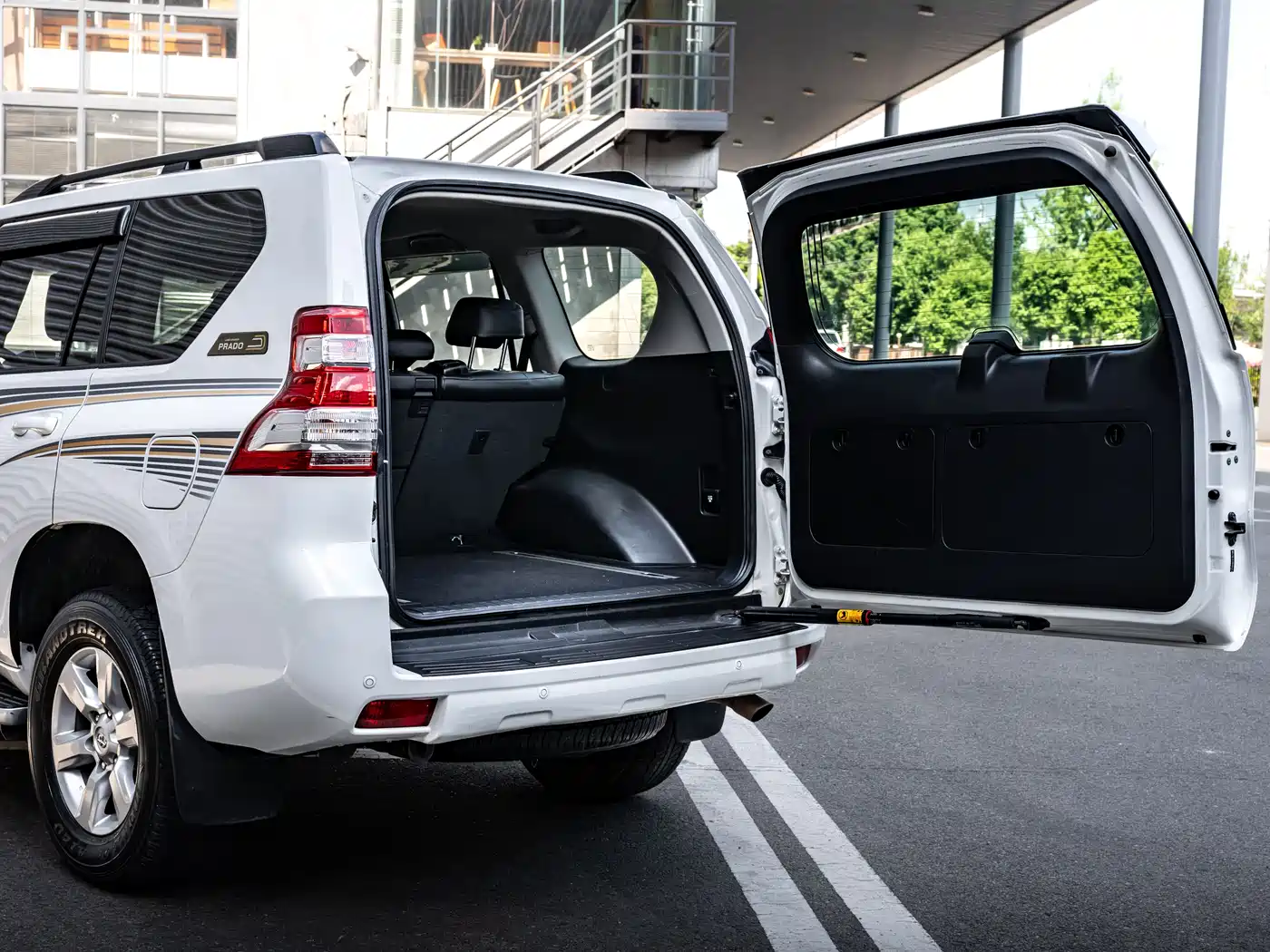 Toyota Prado 2014 4.0L Automatic TX-L фото 6