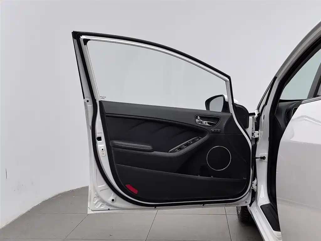 Kia K3 2013 1.6L Automatic Premium фото 8