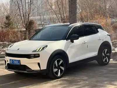 Lynk & Co 06