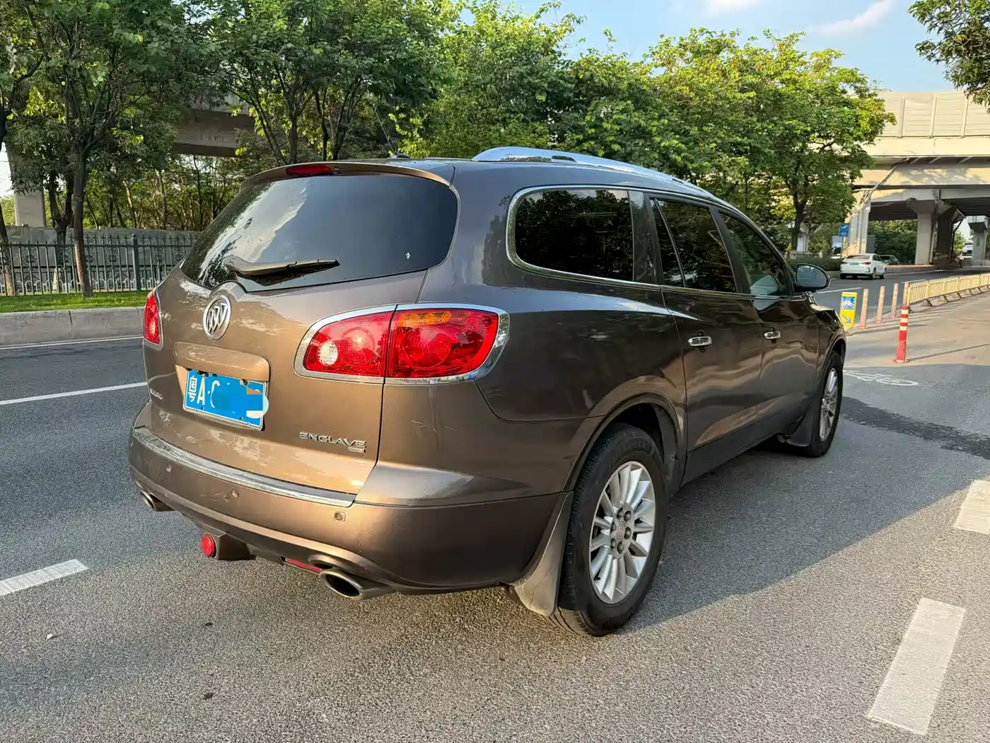 Buick Enclave 2010 3.6L Flagship Edition фото 4