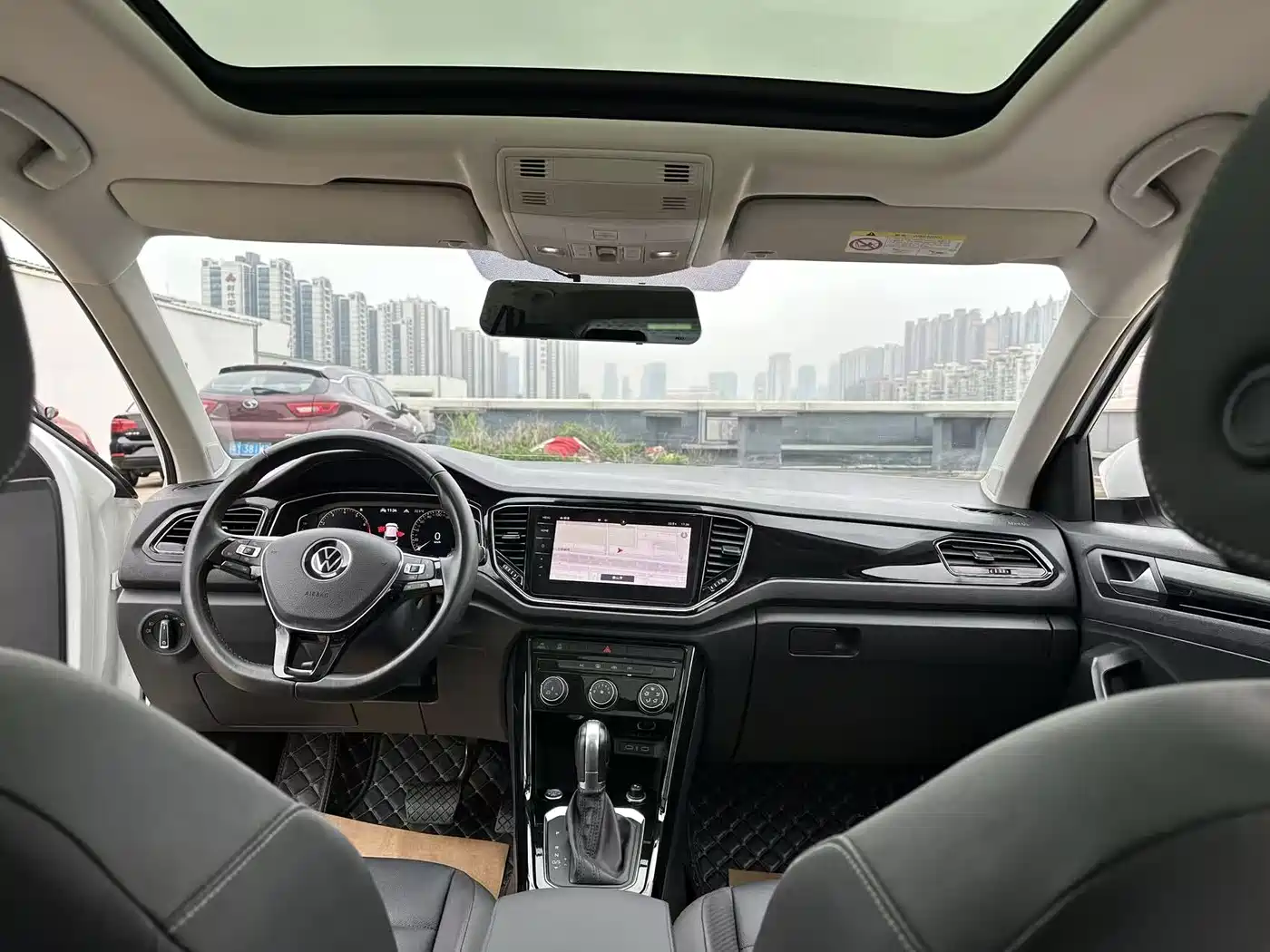 Volkswagen T-ROC 2021 280TSI DSG 2WD Comfort Smart Connect 30th Anniversary Edition фото 5