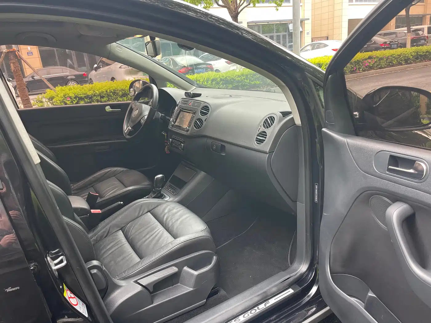 Volkswagen Golf (Import) 2011 1.4TSI Cross Golf фото 9