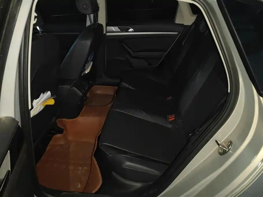 Volkswagen Lavida 2019 1.5L Automatic Comfort Edition China VI фото 11