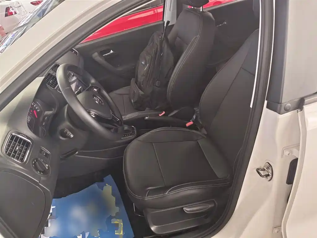 Volkswagen Polo 2016 1.6L Automatic Comfort фото 11