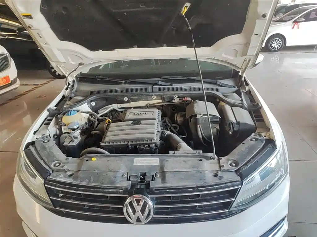 Volkswagen Sagitar 2015 1.6L Manual Comfort фото 20