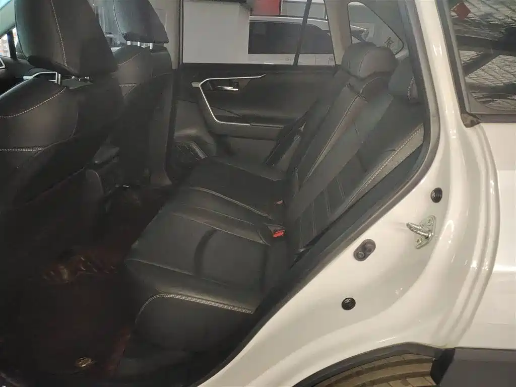 Toyota RAV4 Rongfang 2023 2.0L CVT FWD Style Plus Edition фото 17
