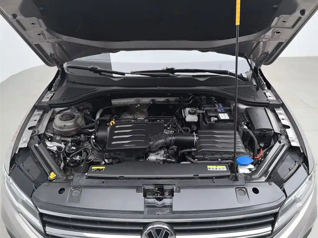 Volkswagen Bora 2020 1.5L Manual Fashion фото 6