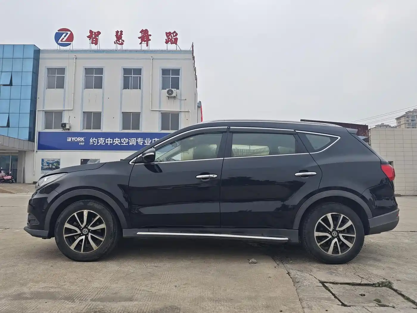 Dongfeng Fengguang Fengguang 580 2016 2017 1.5T CVT Comfort Version