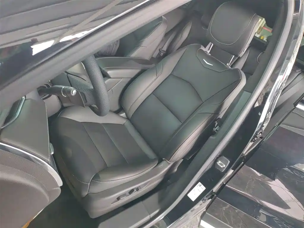 Cadillac XT4 2021 28T FWD Premium Edition фото 11