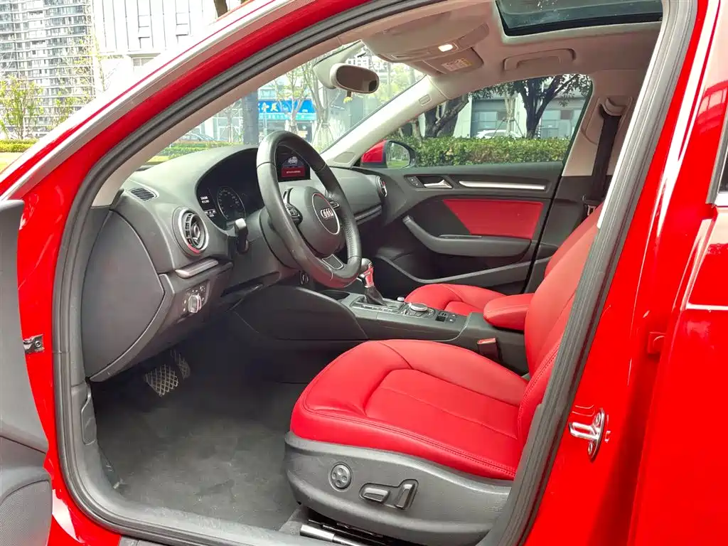 Audi A3 2014 Sportback 35 TFSI Automatic Progressive фото 4