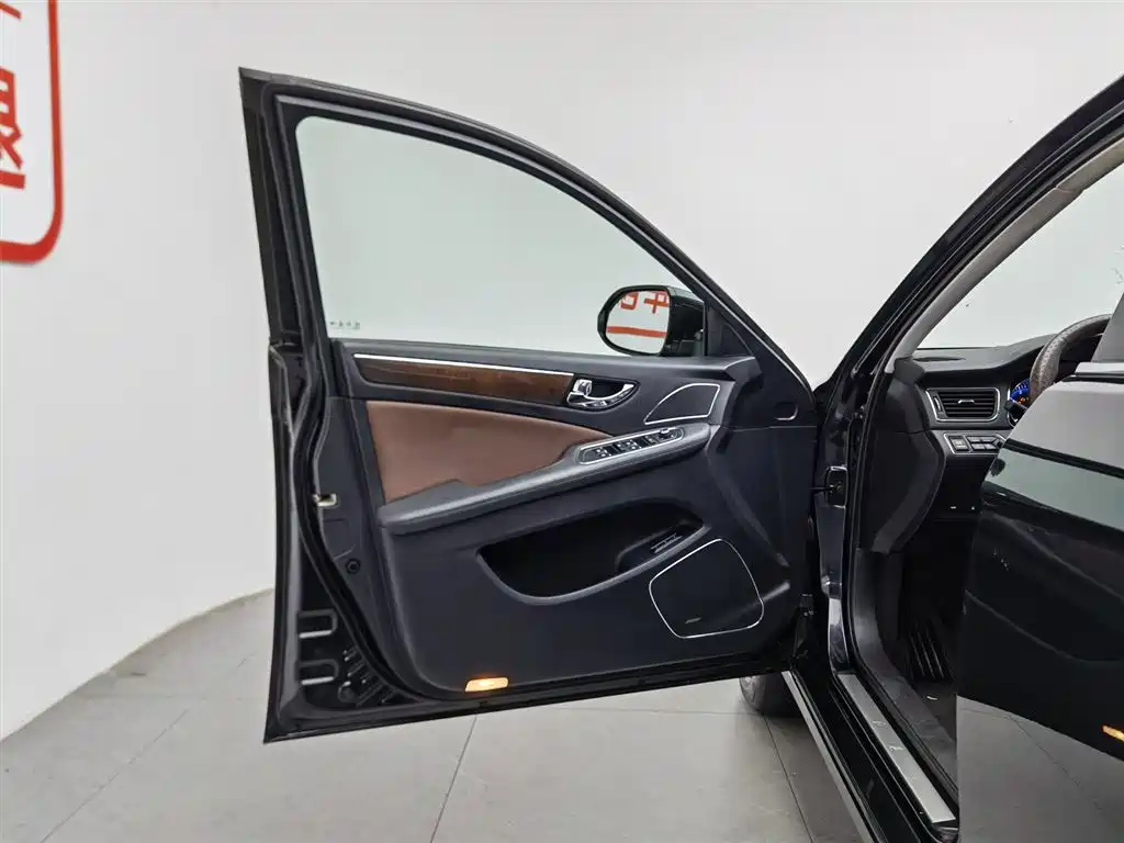 Hongqi H7 2015 2.0T Luxury фото 8