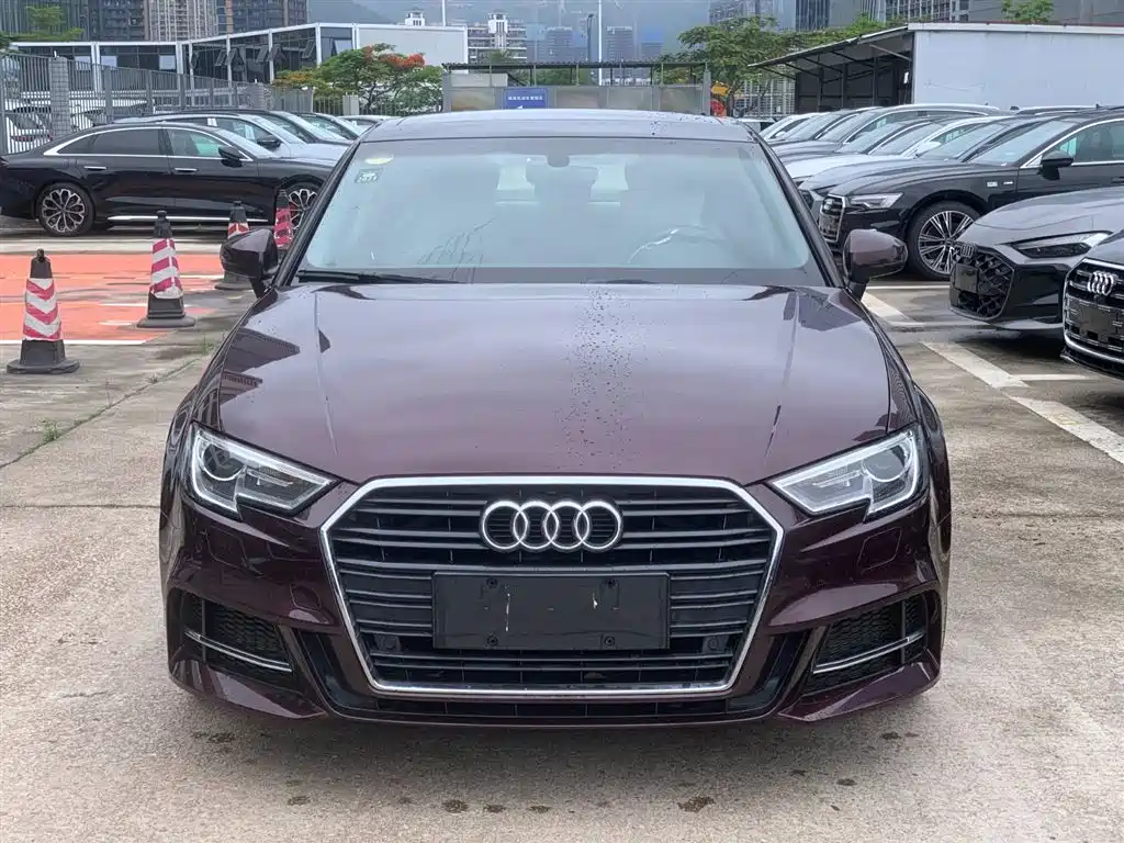 Audi A3 2017 Limousine 35 TFSI Fashion фото 2