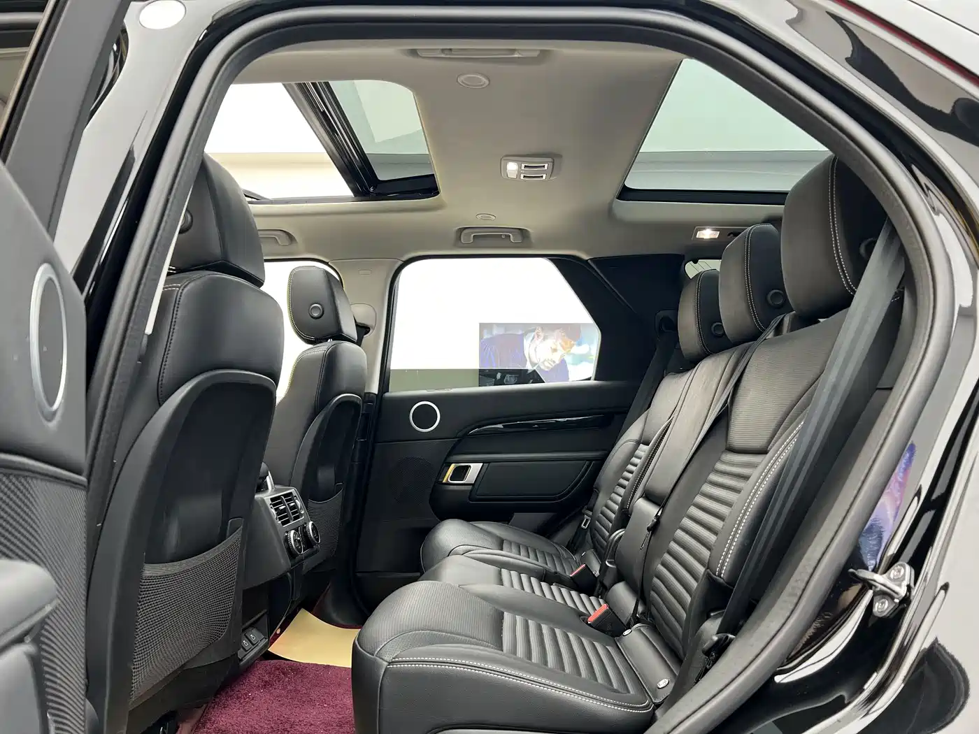 Land Rover Discovery 2024 2024 360PS Dynamic SE