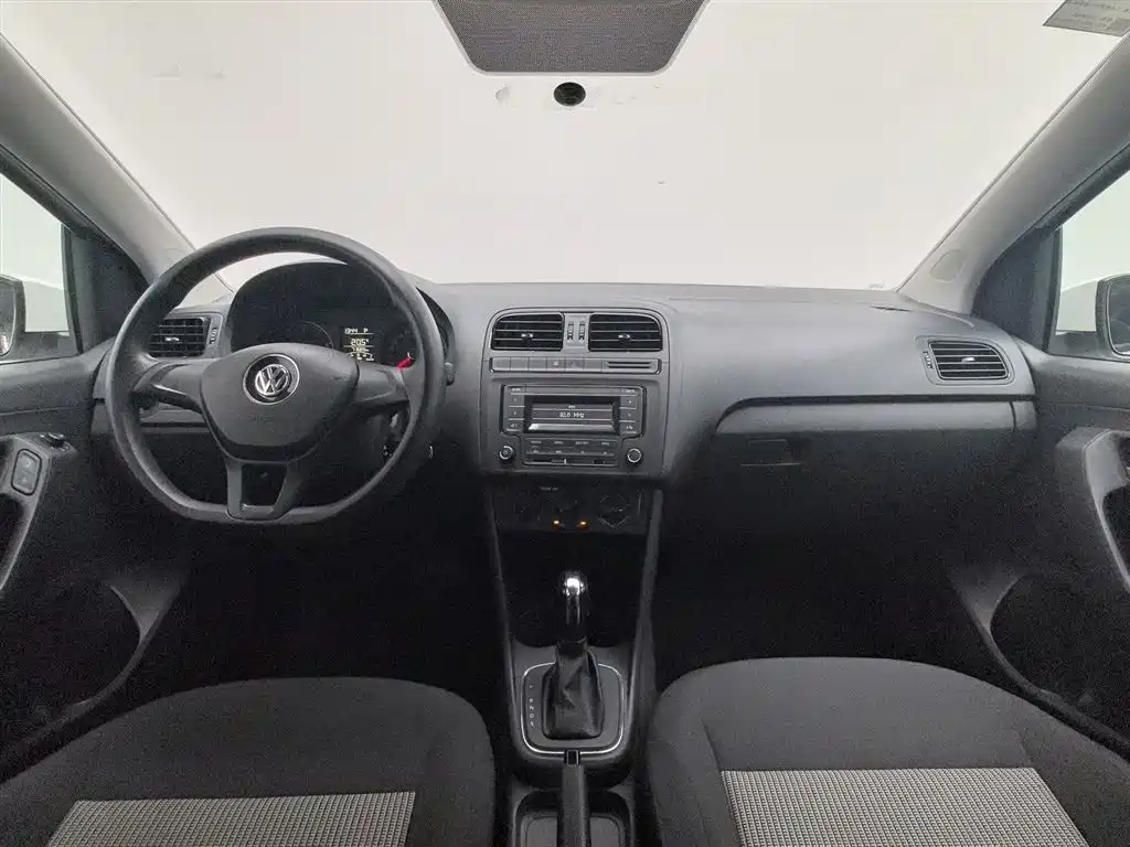 Volkswagen Polo 2016 1.4L Automatic Trend фото 5