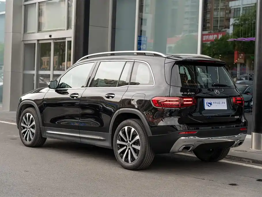 MERCEDES-BENZ GLB