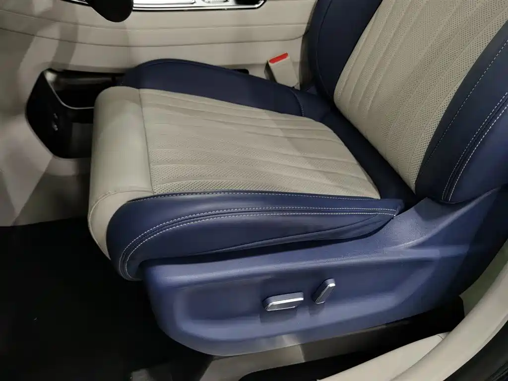 JAC Refine Refine RF8 PHEV 2024 Smart Edition 1.5T 150KM Flagship (LFP) фото 20