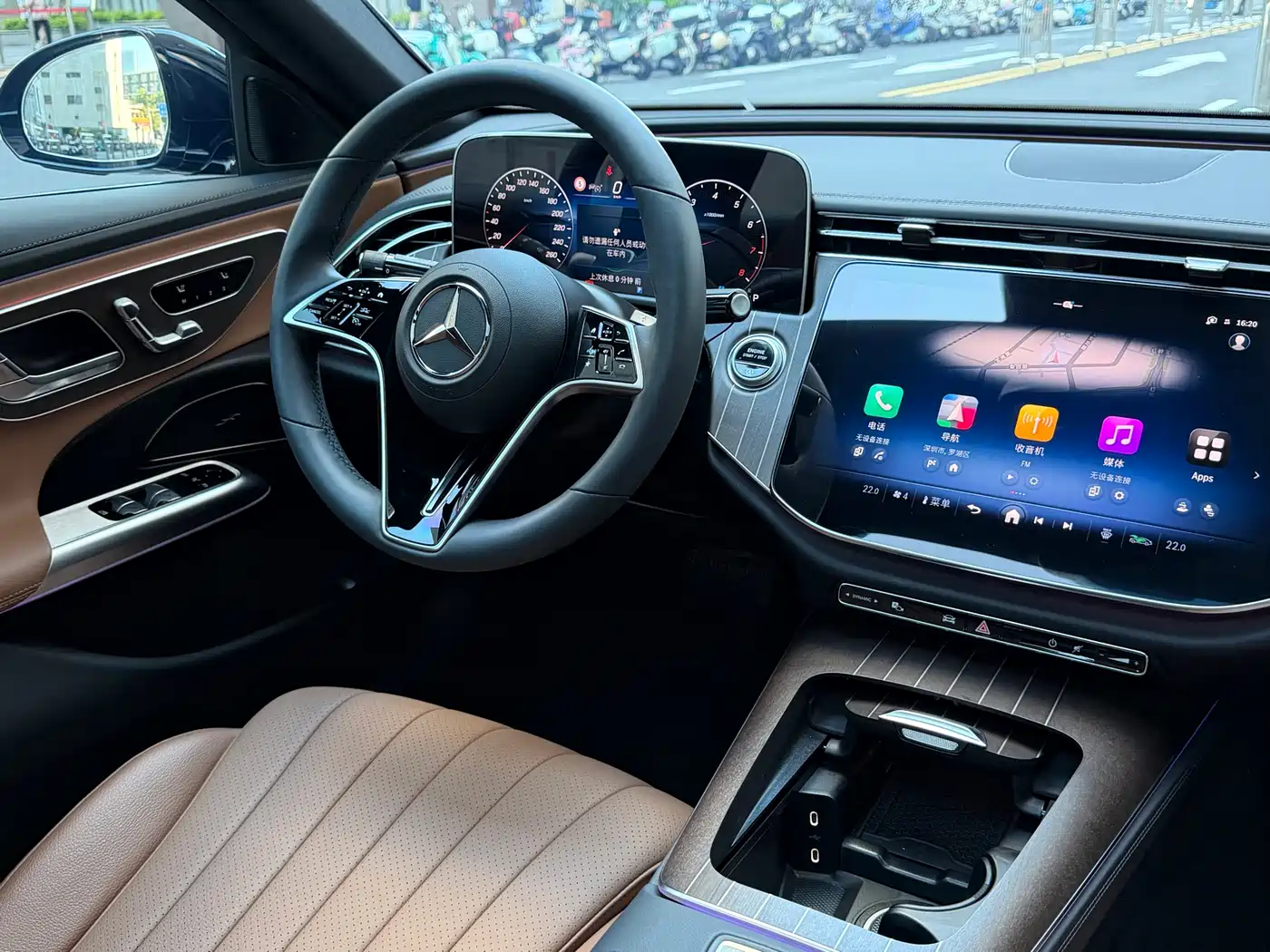 Mercedes-Benz E-Class 2024 E 300 L Fashion фото 19