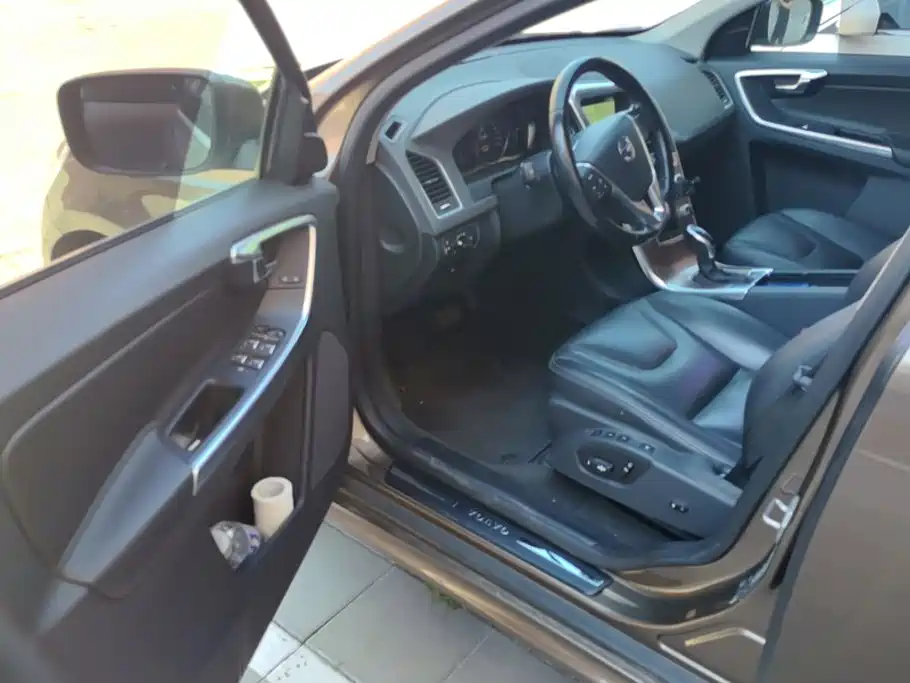 Volvo XC60 2016 2015 T5 Smart Advance Edition