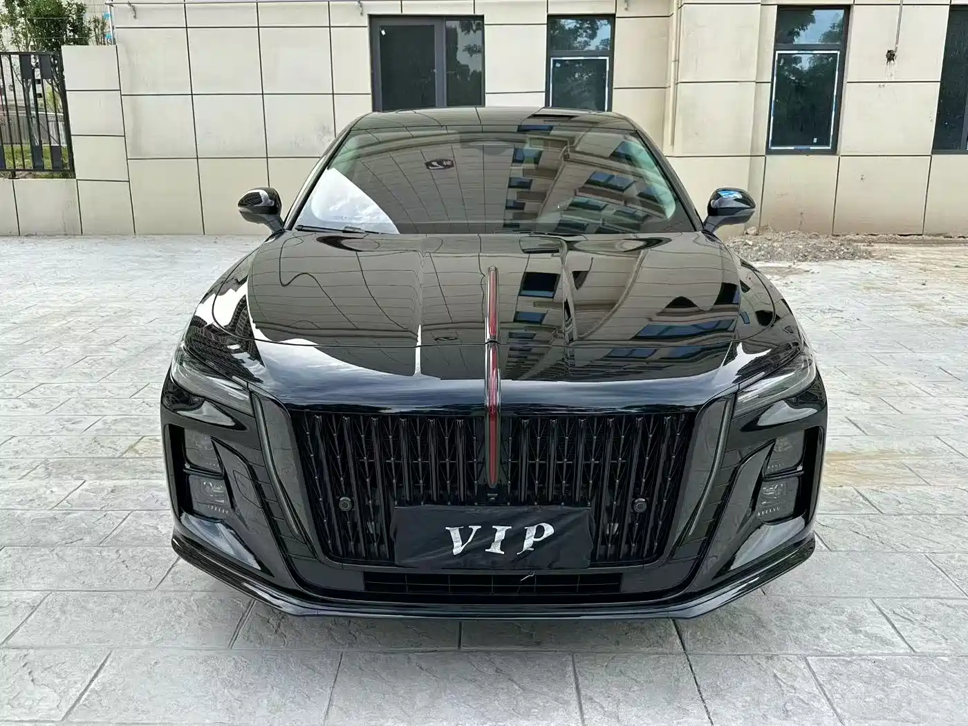 Hongqi H5 2025 2.0T Automatic Flag Celebration 500,000 Units Anniversary Edition фото 2