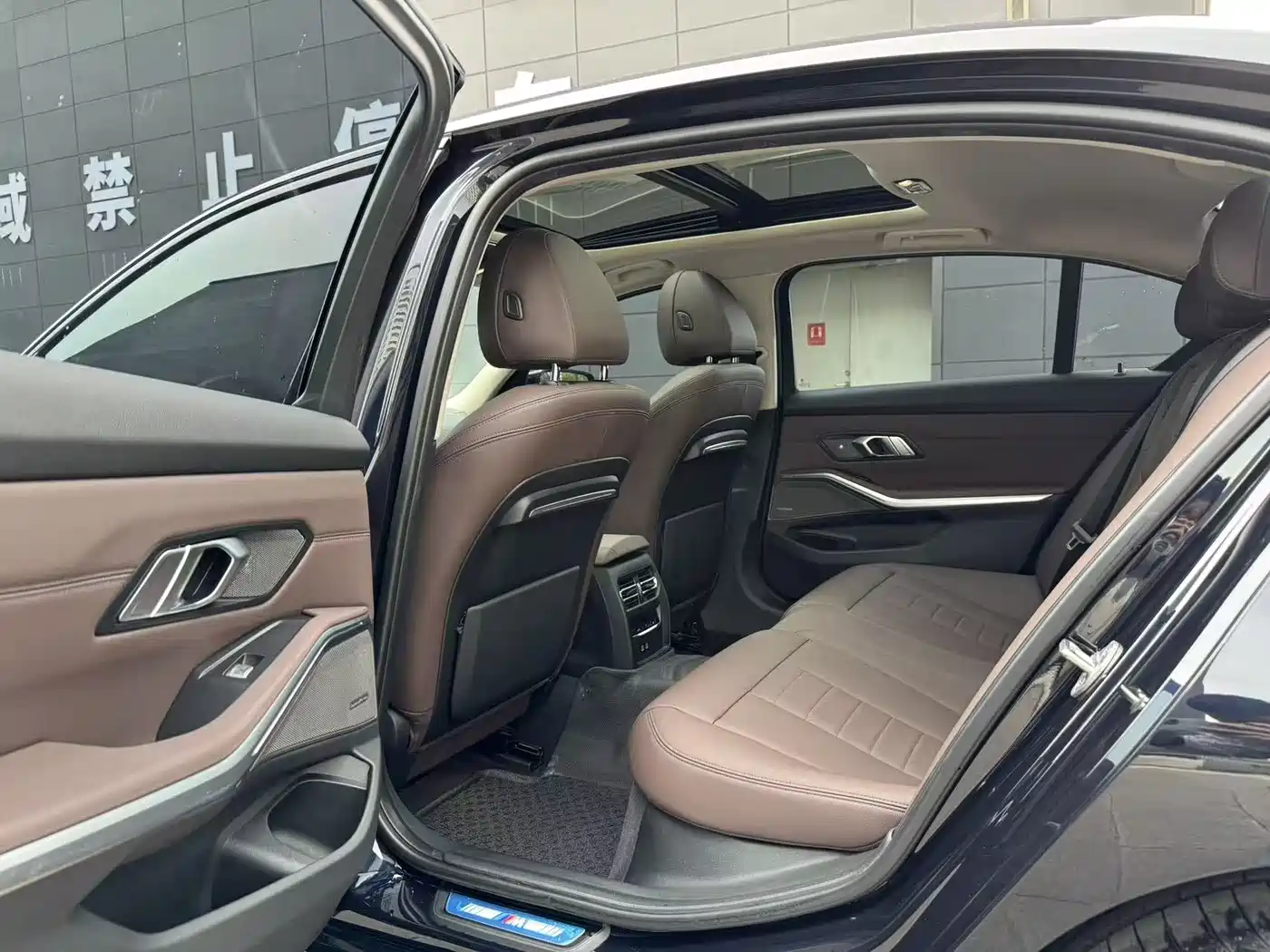 BMW 3 Series 2020 325Li M Sport Black Night Package фото 6
