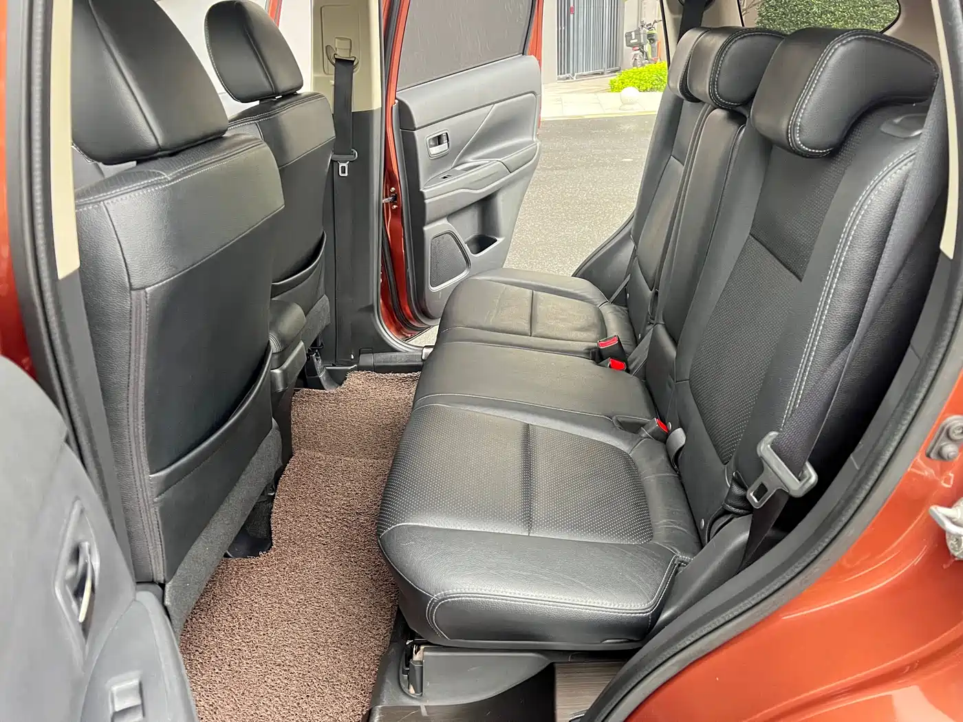 Mitsubishi Outlander (Import) 2014 2.4L 4WD Luxury Value Edition 5-seater фото 14