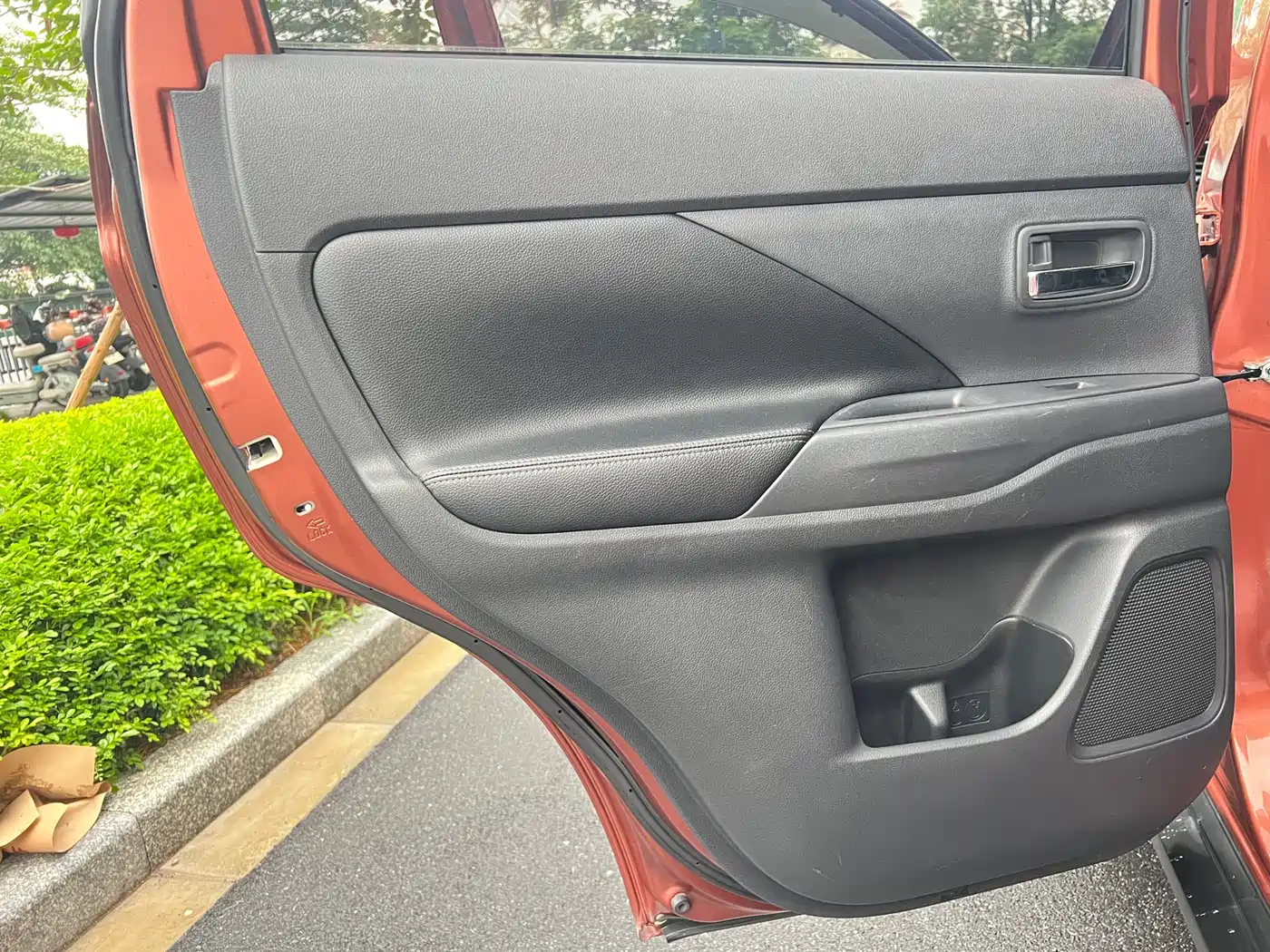 Mitsubishi Outlander (Import) 2014 2.4L 4WD Luxury Value Edition 5-seater фото 33