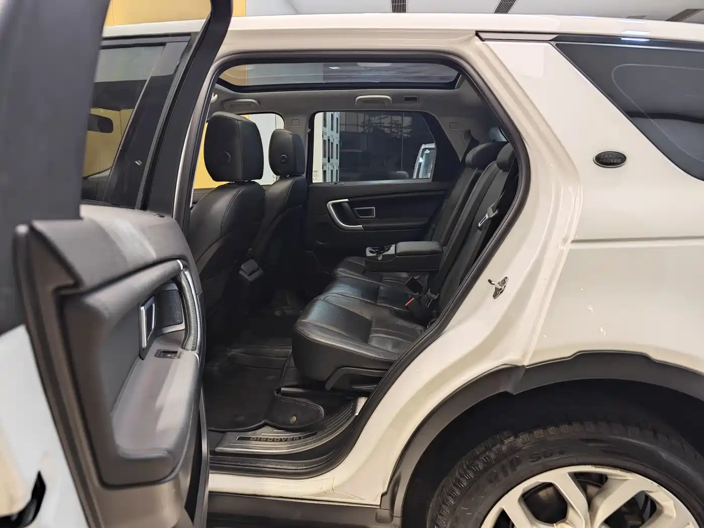 Land Rover Discovery Sport 2017 2.0T HSE фото 21