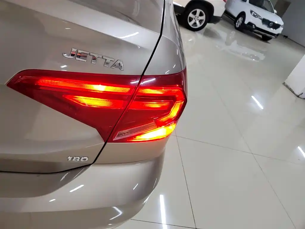 Volkswagen Jetta 2017 1.5L Automatic Fashion фото 8