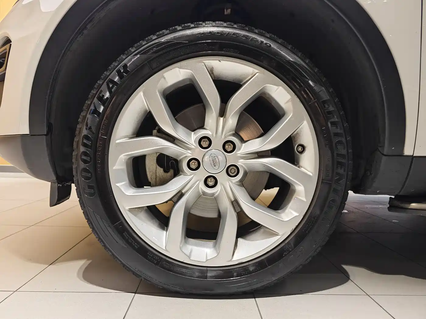Land Rover Discovery Sport 2017 2.0T HSE фото 5