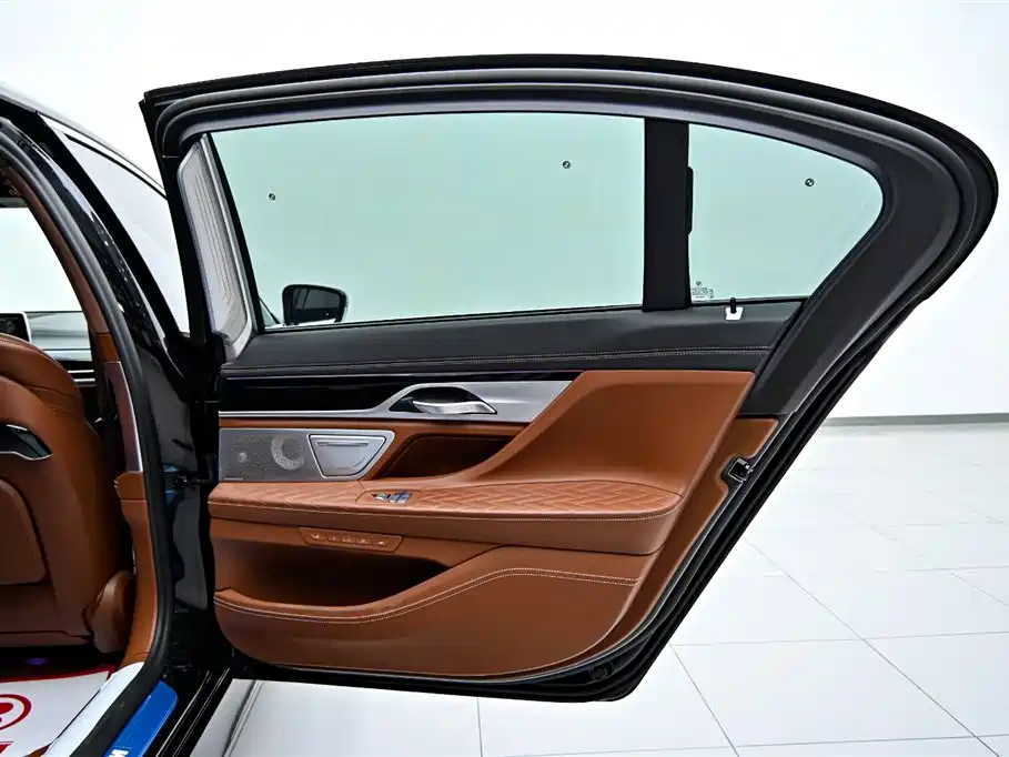 BMW 7 Series 2019 Facelift 740Li xDrive Executive M Sport Package фото 22