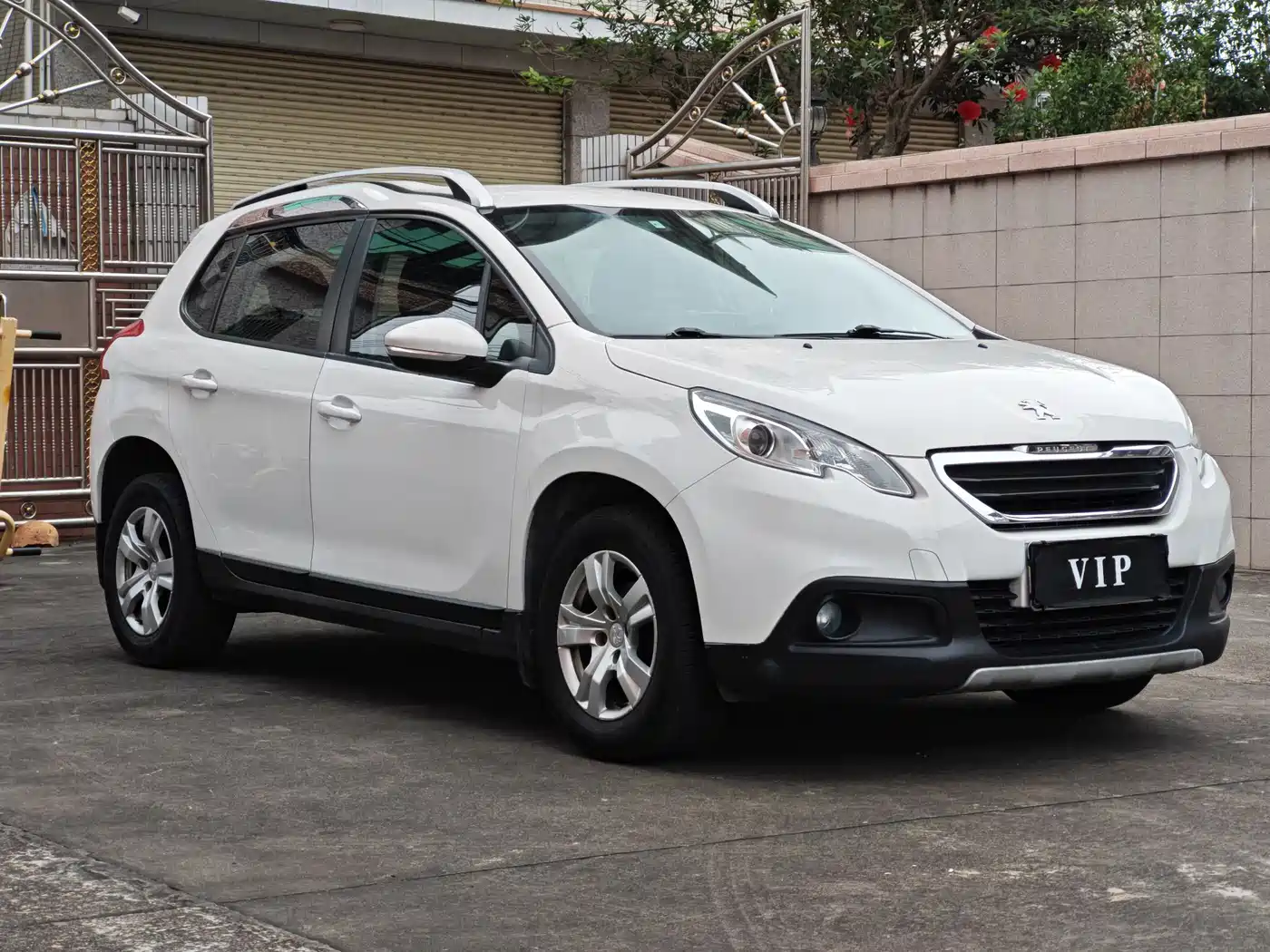 Peugeot 2008 2014 1.6L Automatic Trend Edition фото 3