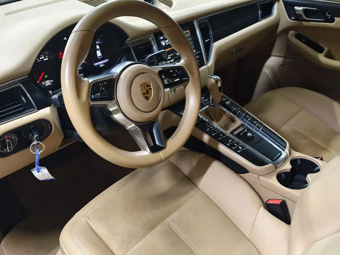 Porsche Macan 2016 Macan 2.0T фото 13