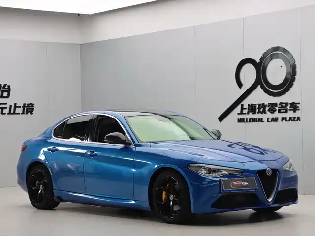 Alfa Romeo Giulia 2017 2.0T 280HP Luxury Edition