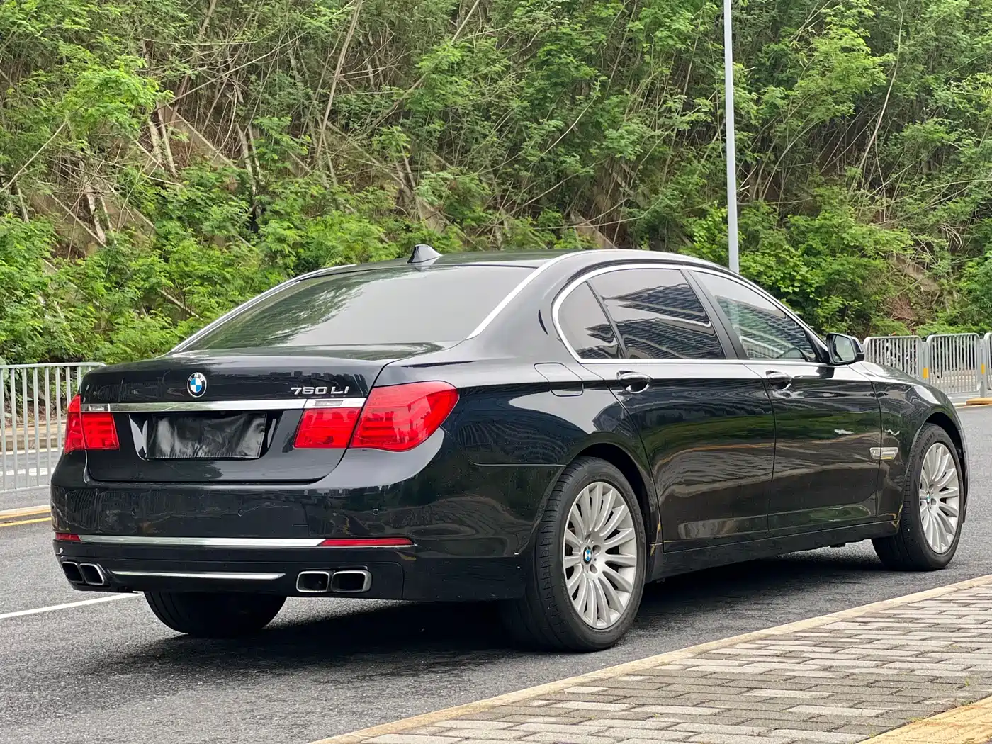 BMW 7 Series 2012 760Li 25th Anniversary Limited Edition фото 14