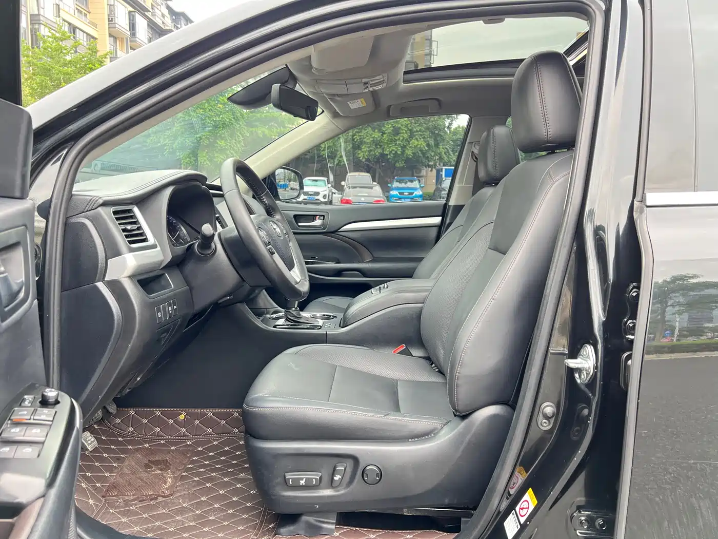 Toyota Highlander 2021 2.0T AWD Luxury 7-Seater фото 9