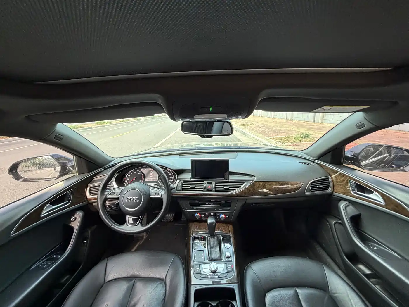 Фото 14 - Audi A6L