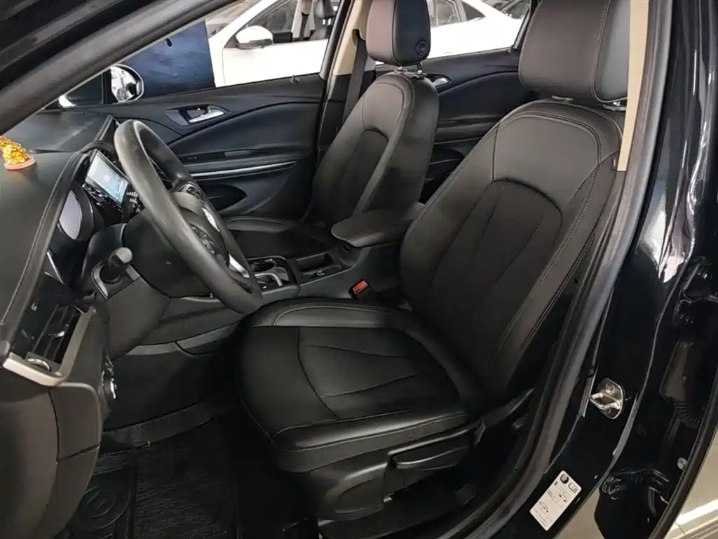 Buick Verano 2017 Sedan 20T DCT Leading фото 15