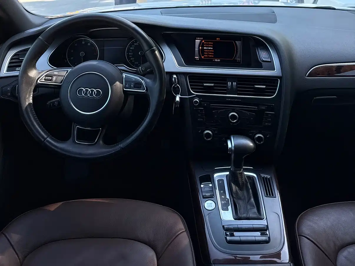 Audi A4L 2016 35 TFSI Collector's Edition S line Comfort фото 9